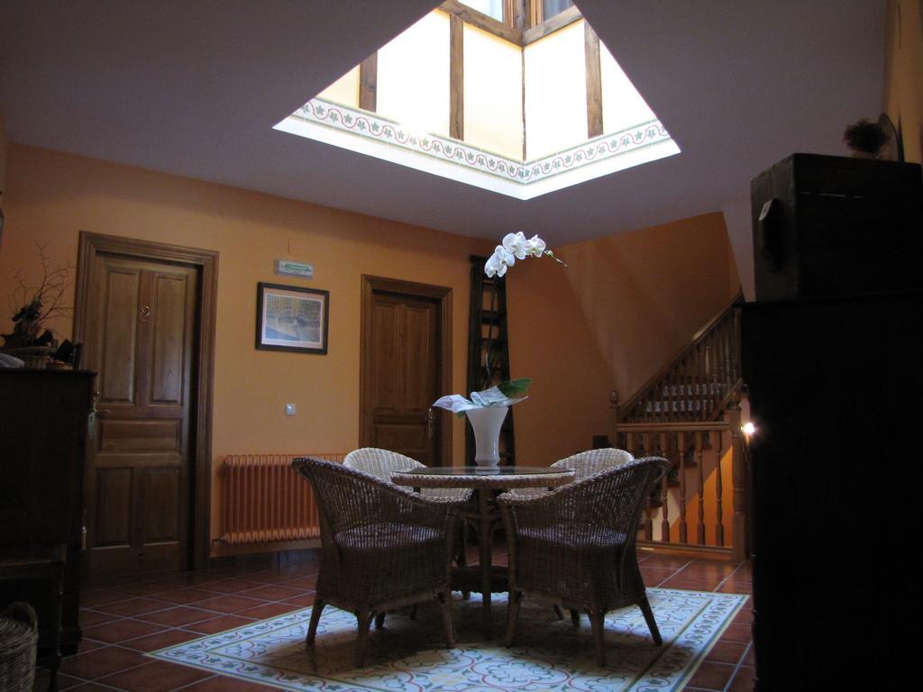 Hostal Rural Huartearena Iza Exterior foto